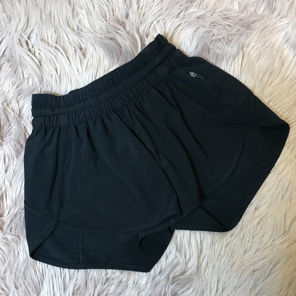 BLACK LULULEMON SHORTS